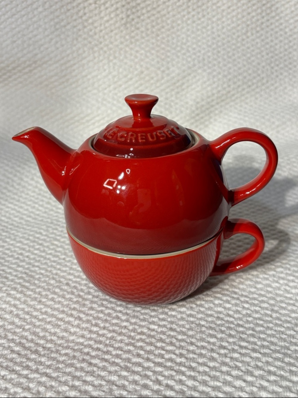 Le Creuset Red Stoneware Tea-For-One Set with Cup NEW WITHOUT TAGS